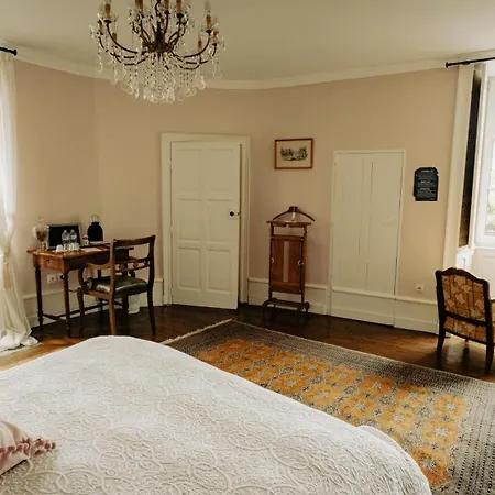 Chateau De La Preuille Bed & Breakfast Montaigu-Vendee Exterior photo